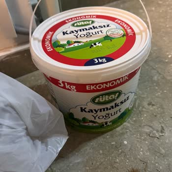 Sütaş Klasik Yoğurtta Tatsızlık Ve Kıvam Sorunuyla Büyük Hayal Kırıklığı