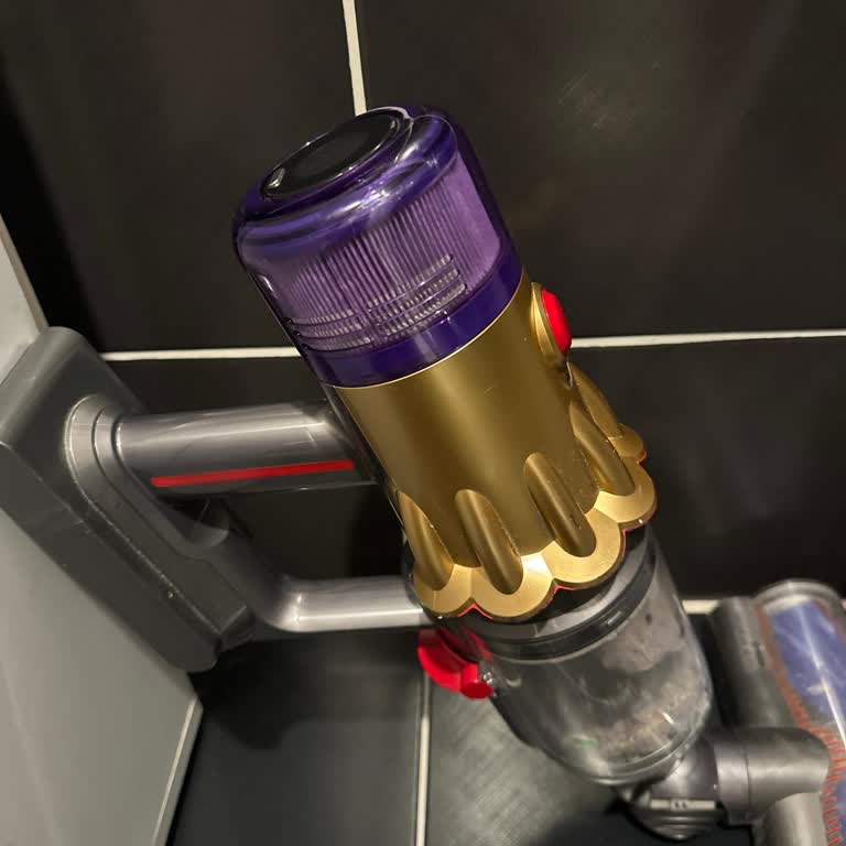 Dyson V12 Parça Bekleyişim 3 Ayı Geçti Süpürgesiz Kaldım