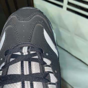 On Günde Yıpranan Ayakkabı Ve Çözümsüz Mağduriyet