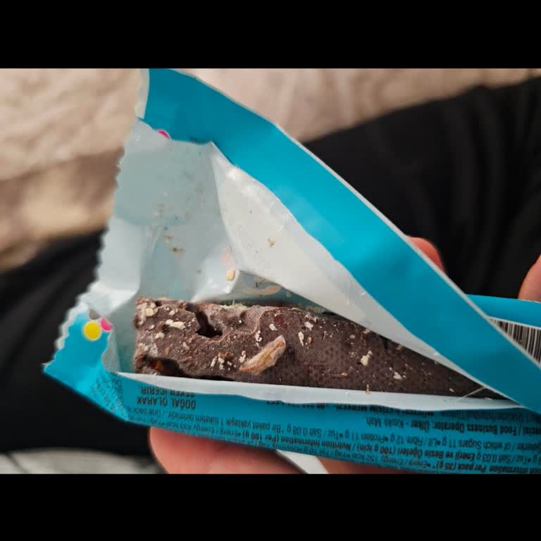 Aldığım Çikolatanın İçinden Kurt Çıktı, Ülker'den Dönüş Alamıyorum