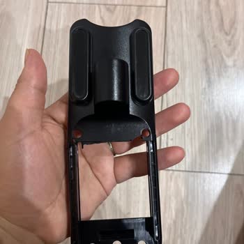 Philips Dikey Süpürgenin Batarya Yuvası Hafif Düşmede Kırıldı