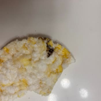 Eti Gong Paketinde Hijyen Sorunu: Makine Yağına Benzer Madde