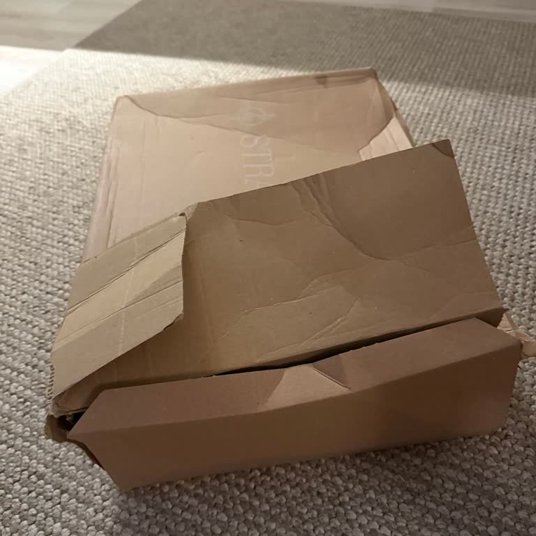 Islak Ve Dağınık Paket Teslimatı Sonrası Müşteri Hizmetlerine Ulaşamama Sorunu