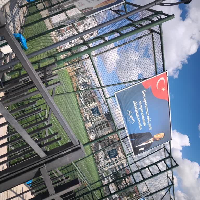 Futbol Sahasının Gündüz Saatlerinde Kullanıma Kapalı Olması Mağduriyet Yaratıyor