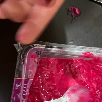 A101 Ejder Meyvesi Tatlısında Sinek Şoku: Sağlık Ve Hijyen Sorunu