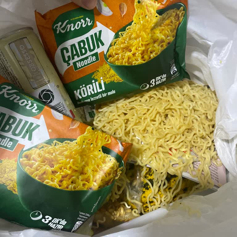 Knorr Körili Noodle'dan Anlaşılmaz Ve Yoğun Koku!