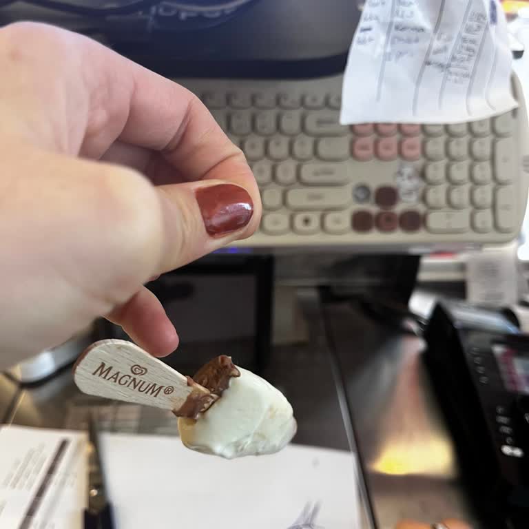 Dondurmada Saç Teli Buldum Hijyen Sorunu Ve İlgisiz Müşteri Hizmeti Yaşadım