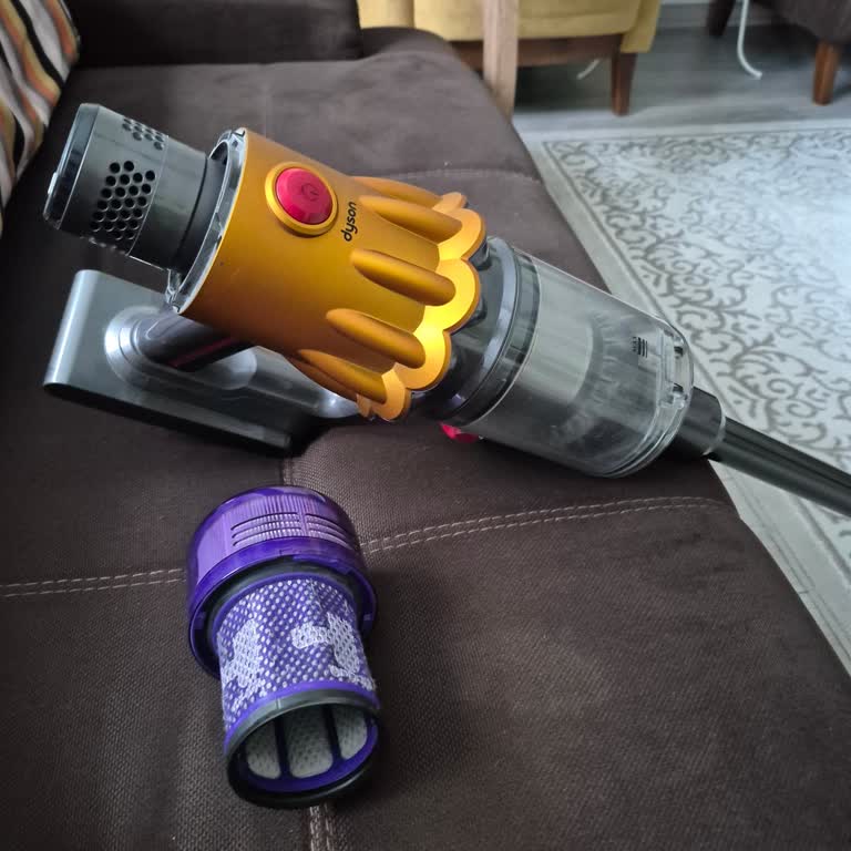 Dyson V12 Süpürgede Sürekli Tekrarlayan Filtre Arızası ve Çözüm Eksikliği