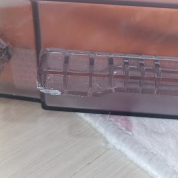 Yeni Alınan Buzdolabında Hasar Ve Kullanım Sorunları, Çözüm Sunulmuyor
