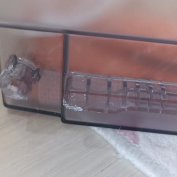 Yeni Alınan Buzdolabında Hasar Ve Kullanım Sorunları, Çözüm Sunulmuyor