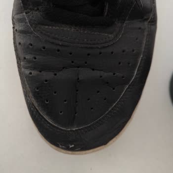 FLO Mağazasından Aldığım Nike Ayakkabıda Çatlama ve Su Geçirme Sorunu Yaşadım