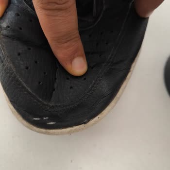 FLO Mağazasından Aldığım Nike Ayakkabıda Çatlama ve Su Geçirme Sorunu Yaşadım