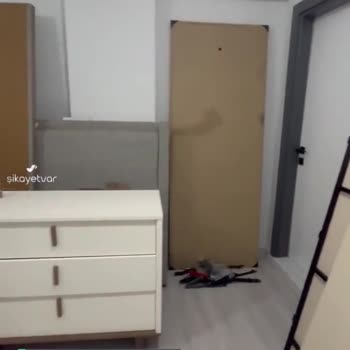 Kelebek Mobilya Mağduruyuz, Yatak Odası Kurulamadı, Yerde Yatıyoruz!