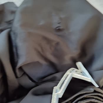 Lamia Giyim Aldığım Elbise Yırtık Ve Müşteri Hizmetleri İlgisiz