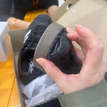 Kısa Sürede Yırtılan Adidas Ayakkabı İçin İade Veya Değişim Talebi