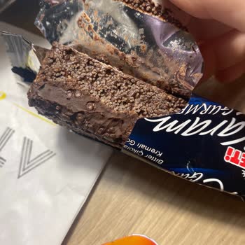 Bozuk Çikolata Ve İlgisiz Müşteri Hizmetleri