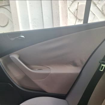 Volkswagen Passat'ta Tavan Ve Kapı Kumaşı Kendiliğinden Sarkıyor