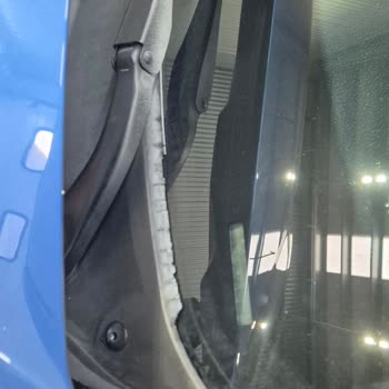 BMW 4 Serisi Silecek Alt Plastiklerinde Kronik Parçalanma Sorunu Mağduriyeti