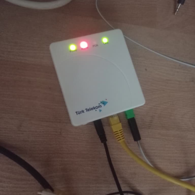 İnternet Kesintileri Tez Çalışmalarımı Aksatıyor, Teknik Ekipten Acil Çözüm Bekliyorum