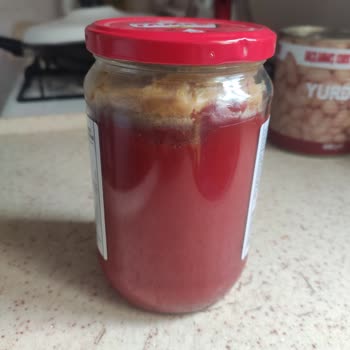 Açılmamış Tamek Salçada Küf Ve Bozulma Sağlığımızı Riske Atıyor