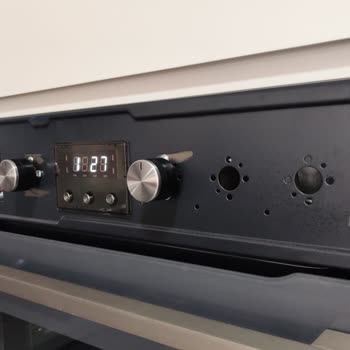 İlk Kullanımdaki Patlama Sonrası Fırın Camı Tamamen Dağıldı