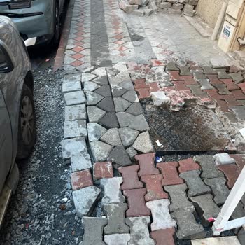 Rögar Değişimi Sonrası Kaldırım Onarımı Yapılmadı, Mağduriyet Yaşıyoruz