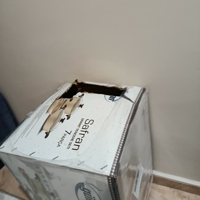 Büyük Ve Hasarlı Paketin Evden İadesi İçin Çözüm Bekliyorum