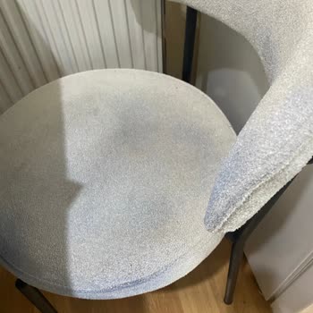 Hedef Yapı Market Firmasından Alınan Sandalyelerde Renk Atma Sorunu