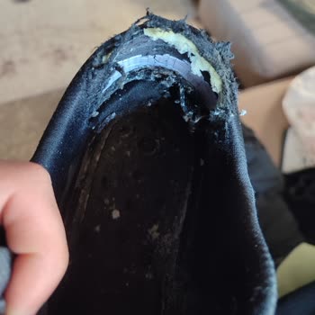 Lotto Ayakkabı 4 Ayda Kullanılamaz Hale Geldi, Garanti Sorumluluğu Kabul Etmiyor