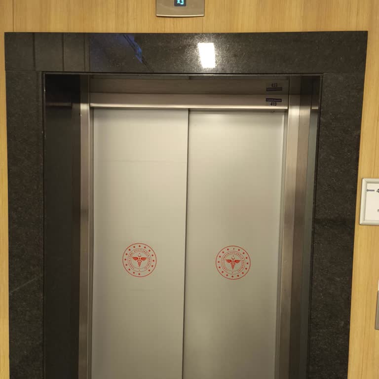 Bilkent Şehir Hastanesi'nde Asansör Sorunu Ve Yetersiz Bekleme Alanı Mağduriyeti