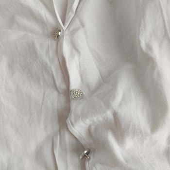 Tesettür Diyarı Sipariş Ettiğim Ürünün Düğmeleri Eksik Ve Sallanıyordu!