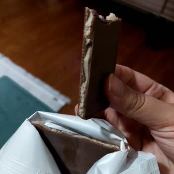 Son Tüketim Tarihi Geçmemiş Milka Çikolata Sağlık Problemi Yaşattı