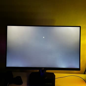 Aldığım Monitörde Ölü Piksel Ve Işık Sızması Sorununa Çözüm Bulamıyorum