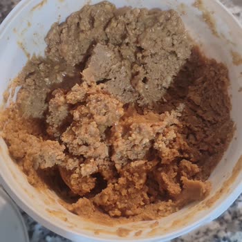 Fıstık Ezmesi Aşırı Katı Ve Yağsız Çıktı Sürmek Mümkün Değil