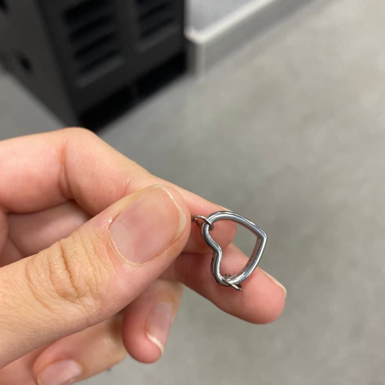 Satın Aldığım Bileklik Bir Saat İçinde Koptu, Ücret İadesi Talep Ediyorum