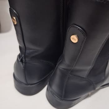 Nine West EHRE 2PR Shoes Split at the Seam After 6 Months