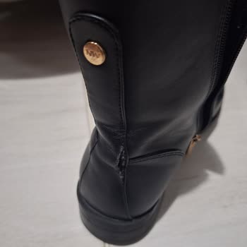 Nine West EHRE 2PR Shoes Split at the Seam After 6 Months