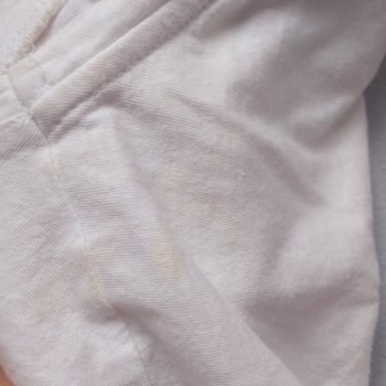 La Roche Posay C Vitamini Serum Kıyafet Ve Yastıkta Leke Bırakıyor