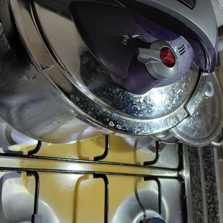 Pierre Cardin Züccaciye Tencerede Sorun Yaşıyorum!