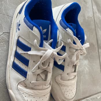 Adidas 2 Haftada Yıpranan Ayakkabı İçin Çözüm Bulunmuyor!