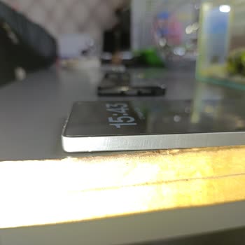 Samsung S25 Ultra Kasasında Özenli Kullanıma Rağmen Oluşan Çizikler Canımı Sıkıyor