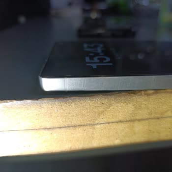 Samsung S25 Ultra Kasasında Özenli Kullanıma Rağmen Oluşan Çizikler Canımı Sıkıyor