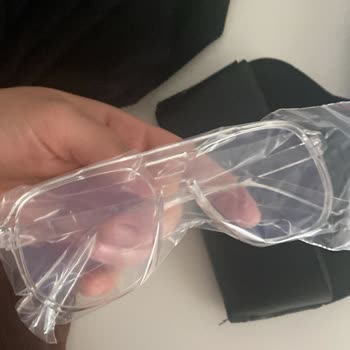 Sahte Gözlük Ve İletişimsiz Satıcı Mağduriyeti