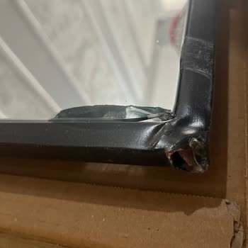 Kırık Ve Hasarlı Ayna İçin Yetersiz Destek Ve İade Sorunu