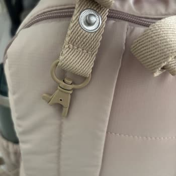 Oysho Maxi Baby Care Backpack Falls Apart After Few Uses