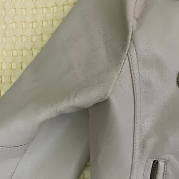 Üç Kullanımda Derisi Dökülen Mont Şoku!