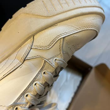 Satın Aldığım Ayakkabı İlk Ayda Yırtıldı, Mağaza Çözüm Sunmadı