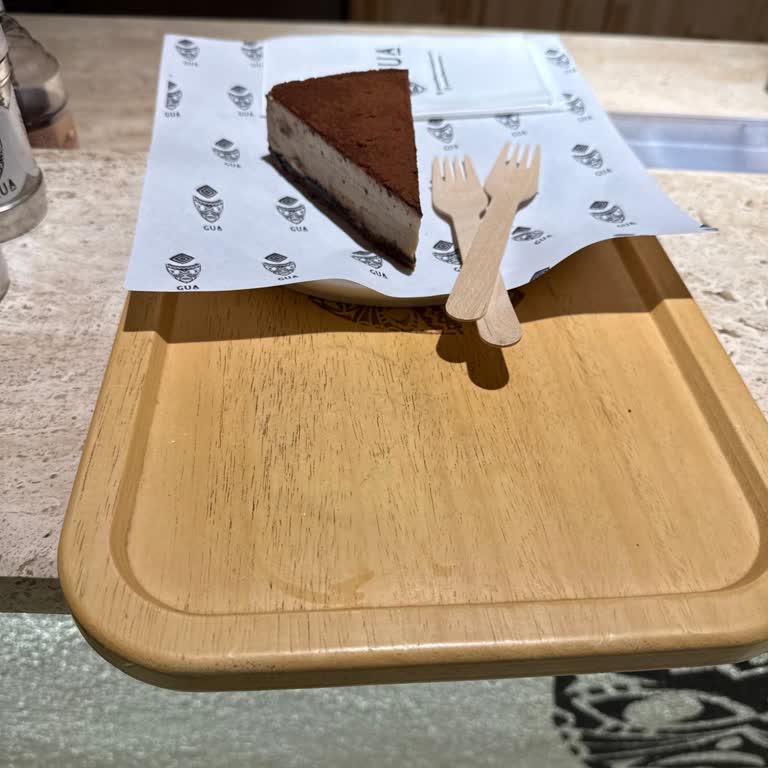 Boş Mekânda Uzun Süre Türk Kahvesi Beklemek Ve Denetim Eksikliği