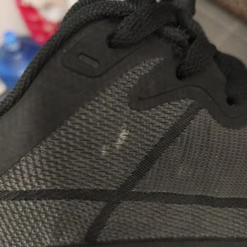 Kısa Sürede Renk Solan Ayakkabıya Değişim Talebi