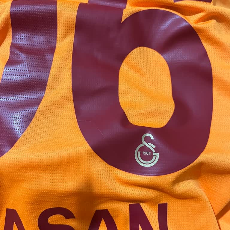 Yeni Alınan GS Store Forması İlk Yıkamada Deforme Oldu, Çözüm Yetersiz Kaldı